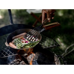 Gepolijste gietijzeren pan 25 cm - Barebones Living 2