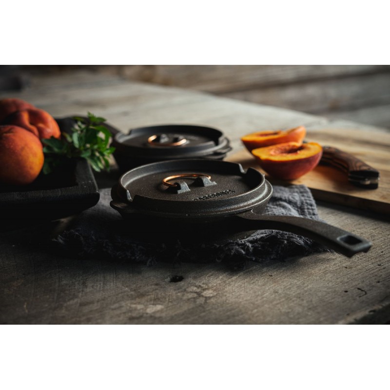 All-in-one 15cm cast iron skillet CAST IRON...