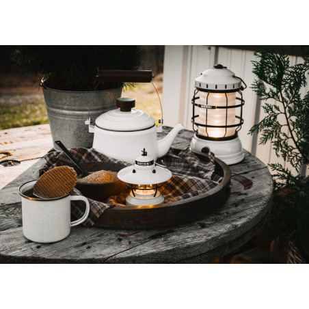 Mini Lanterne LED 2AA ou USB suspendue Edison Blanc Cassé – Barebones Living