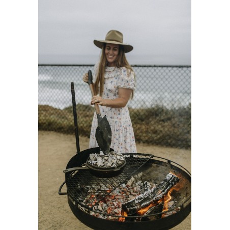 Pelle Pliante avec Etui – Barebones Living