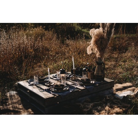 Grandes assiettes en acier émaillé couleur charbon noir – Barebones Living