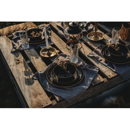 Grandes assiettes en acier émaillé couleur charbon noir – Barebones Living