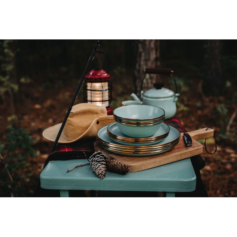 Grandes assiettes en acier émaillé couleur vert...