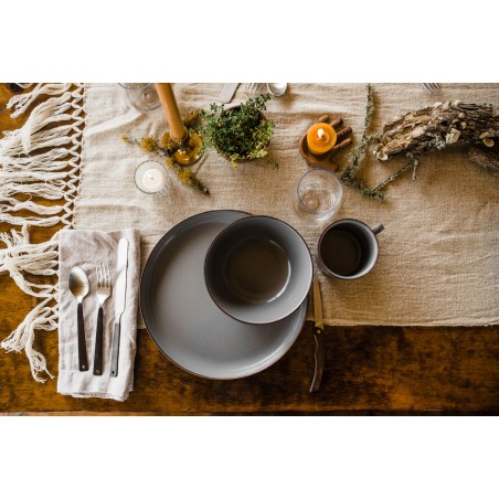 Grandes assiettes en acier émaillé couleur gris foncé – Barebones Living