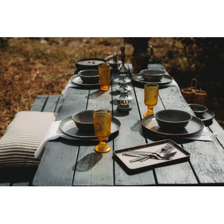 Grandes assiettes en acier émaillé couleur gris foncé – Barebones Living