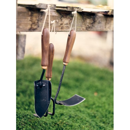 Vierkante Schoffel – Barebones Living