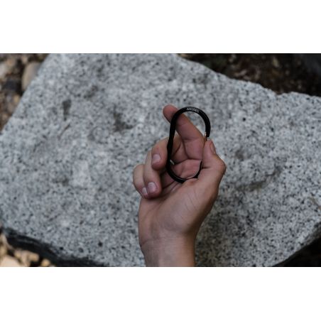 GROSSER KARABINER SCHWARZ – Barebones Living
