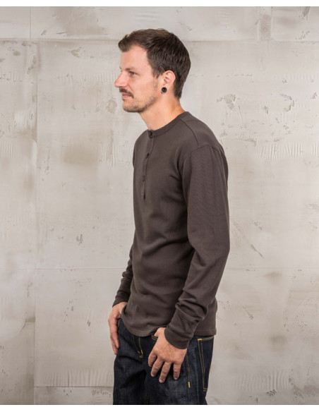 Long-Sleeve Henley Button-Neck T-Shirt Coffee - 1954 Utility Shirt Long Sleeve Coffee - Pike Brothers